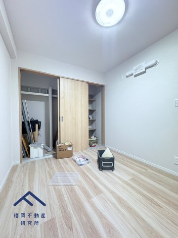 天神ロイアルハイツの洋室