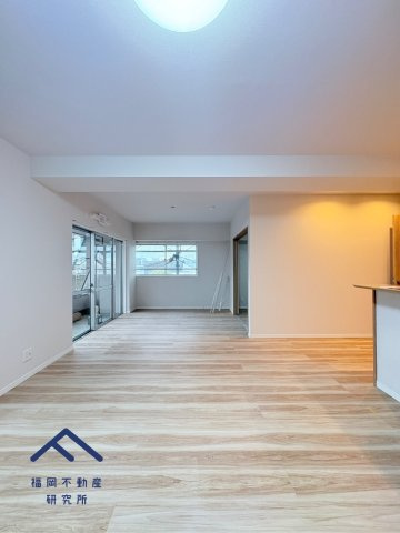 天神ロイアルハイツの居間・リビング