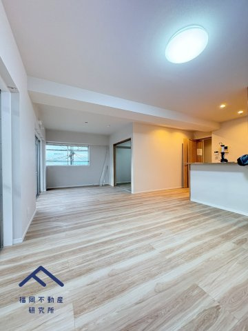 天神ロイアルハイツの居間・リビング