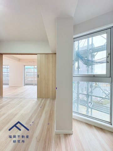 天神ロイアルハイツの居間・リビング