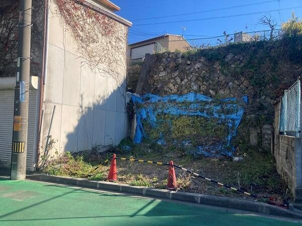 売地　豊橋市花田町字石塚の前面道路含む現地写真|隣接地：７５番５