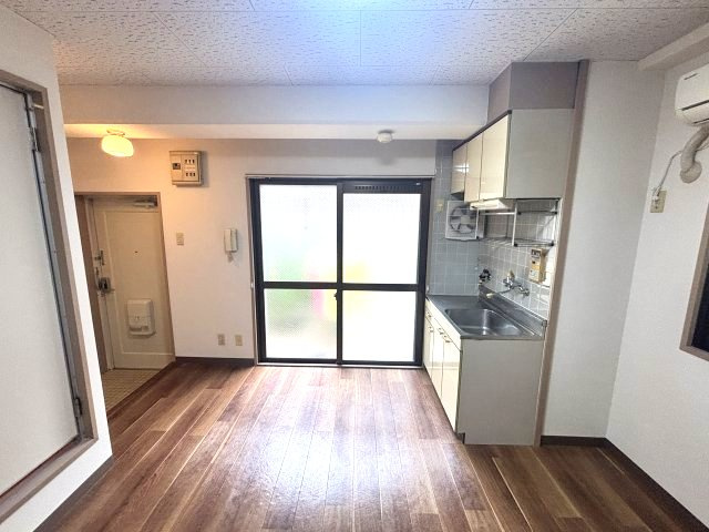 ロイヤル住吉の洋室