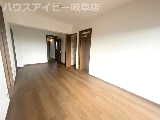 【居間・リビング】の画像