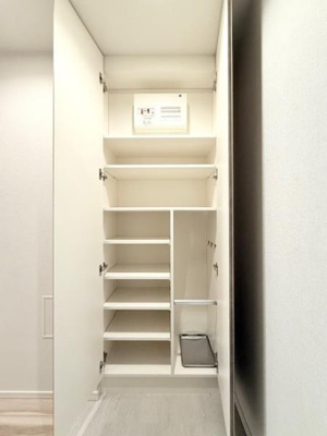 【居間・リビング】 | ジオエント駒込 | 駒込の賃貸物件。
「ジオエント駒込」のことなら(株)メイワ・エステートへお任せください