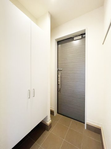 ローレルＲの玄関