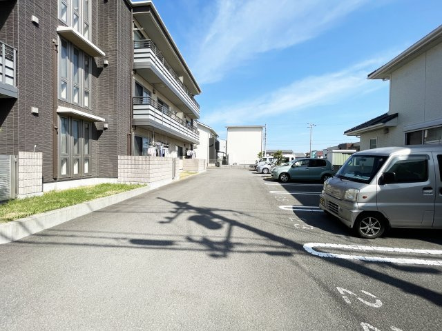 ローレルＲの駐車場