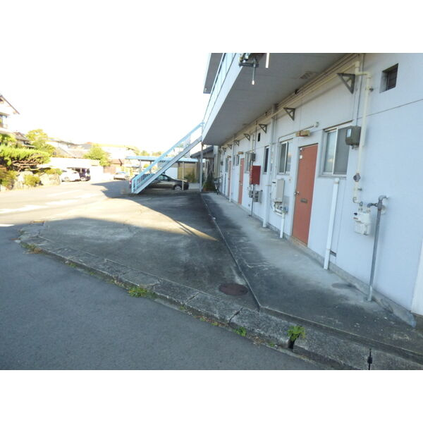 新わかば苑の駐車場