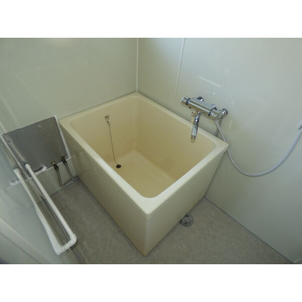 新わかば苑の浴室