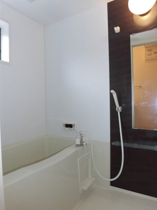 サンライズ御井の浴室|追い焚き付きのお風呂です♪