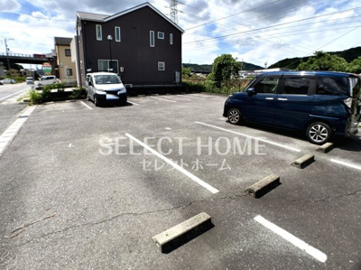 【駐車場】 | ルミエールセブンＡ | 同型タイプ駐車場です