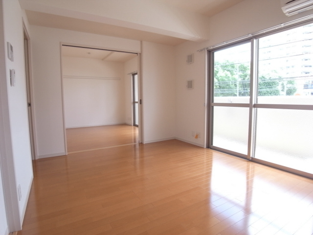 アイテラス甲南の居間・リビング