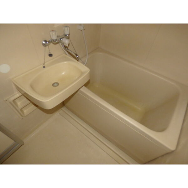 ハイム東岡崎の浴室