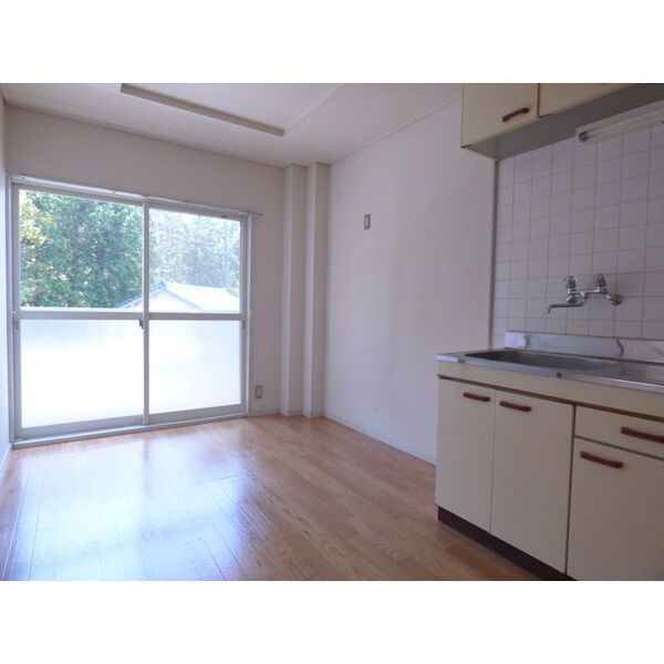 ハイム東岡崎の居間・リビング