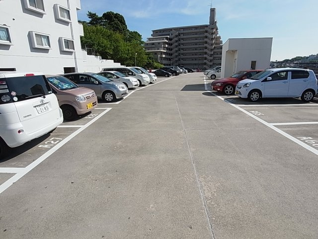 プリオーレリベルタの駐車場|敷地内の駐車場