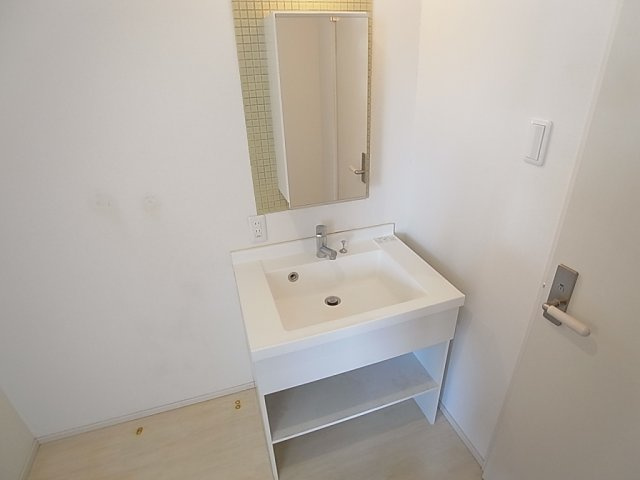 プリオーレリベルタの洗面所|お洒落な独立洗面台