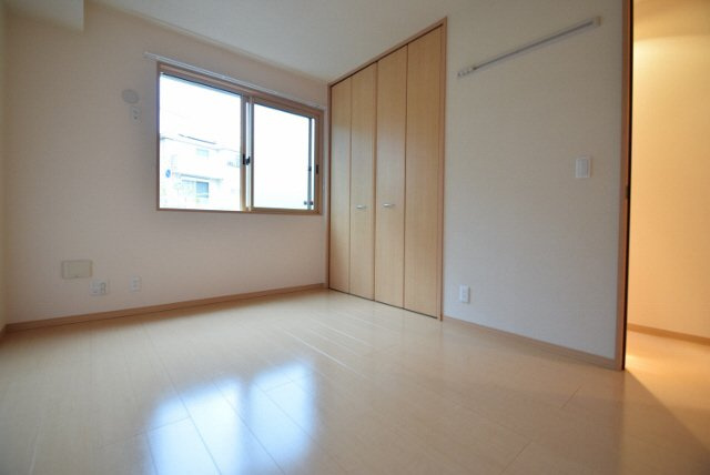 トップⅤの寝室|玄関横洋室