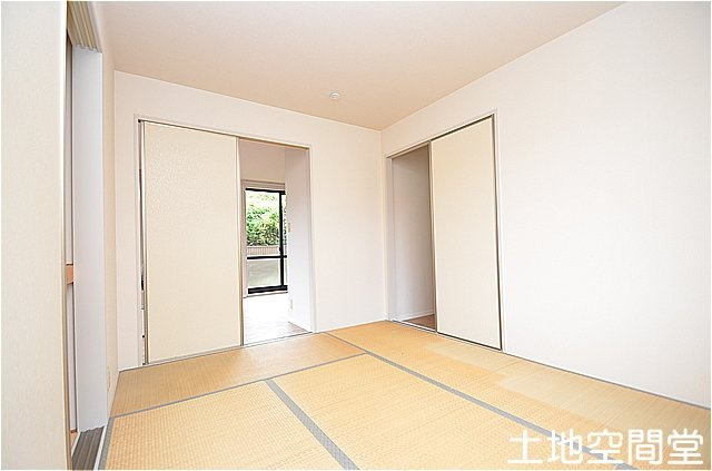 アクシス塔野の和室