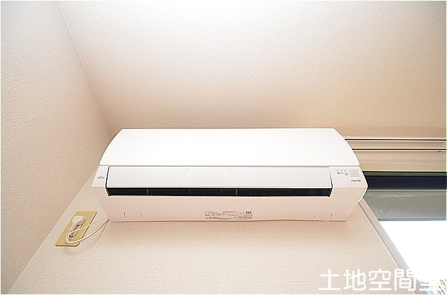 アクシス塔野の設備|リビングエアコン1台
