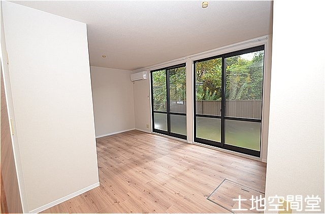 アクシス塔野の居間・リビング