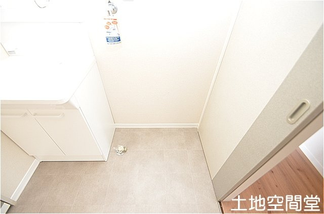 アクシス塔野の洗面所|室内洗濯置き場