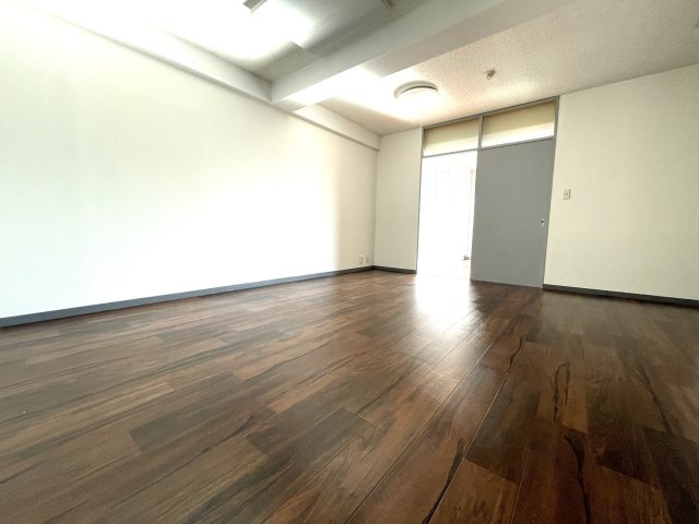 日建茂原マンションの洋室