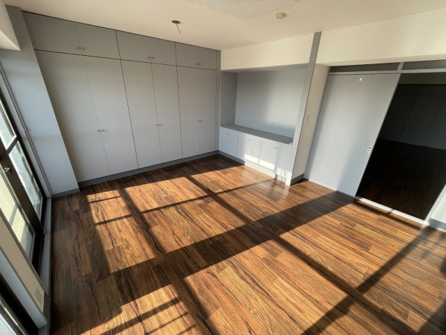 日建茂原マンションの洋室