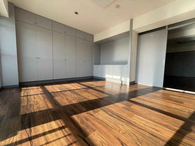 日建茂原マンションの洋室