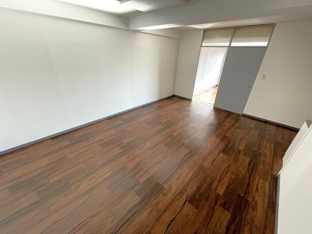 日建茂原マンションの洋室