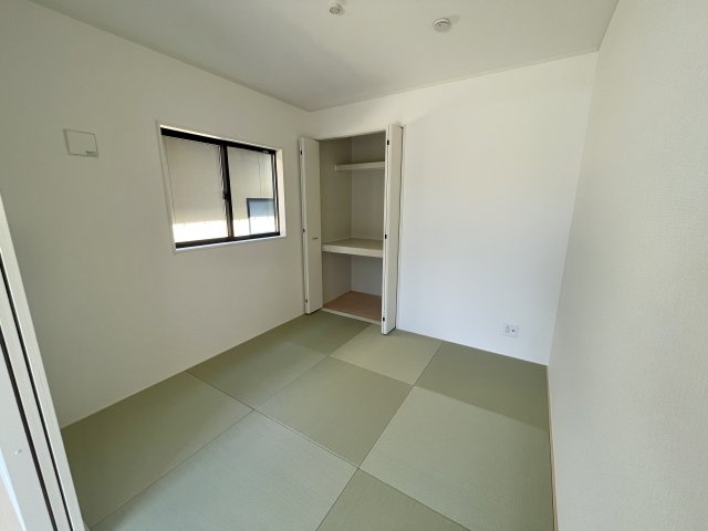 【新築戸建て】秋田市楢山本町第3　1号棟の和室|リビングからつながる和室はお子様の遊びスペースにも、来客用にも！