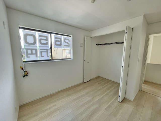 【新築戸建て】秋田市楢山本町第3　2号棟の洋室|2階には洋室が３部屋◎全居室収納付きです♪