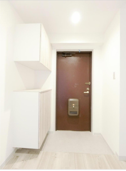 アズ三宿レジデンス　南向き　ペット相談　角部屋　2面バルコニーの玄関