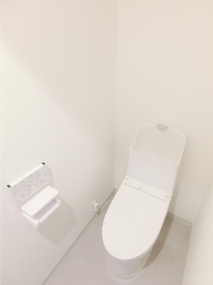 アズ三宿レジデンス　南向き　ペット相談　角部屋　2面バルコニーのトイレ