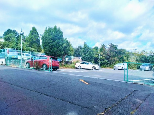 中台工業伊東マンション第2別館の駐車場