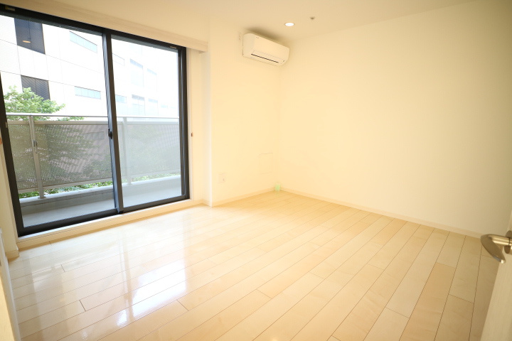 ミレニアムガーデンコートの洋室