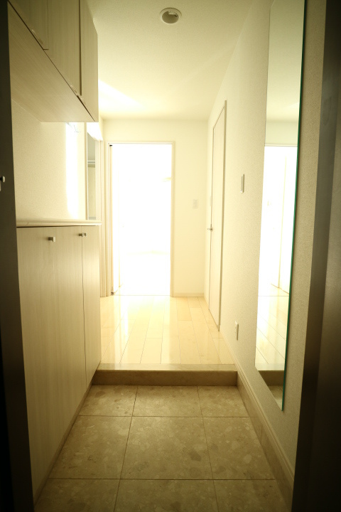 ミレニアムガーデンコートの玄関