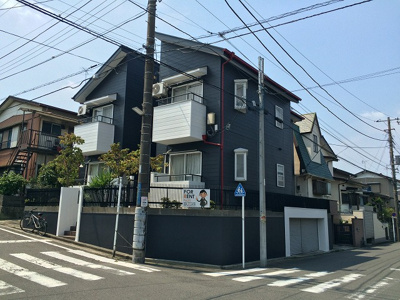 【外観】 | ル・スチュディオ ヨシ敷地内駐車場 | アパート敷地内駐車場