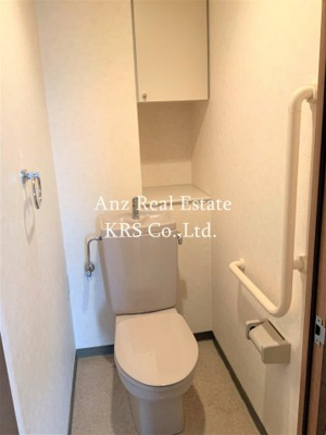 【トイレ】 | グラマシー立売堀（旧プリムベェール立売堀） | 予備のトイレットペーパーや洗剤などを置ける棚が上部に♪