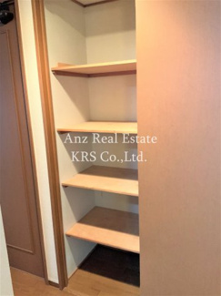 【設備】 | グラマシー立売堀（旧プリムベェール立売堀） | 廊下にある収納スペースです！