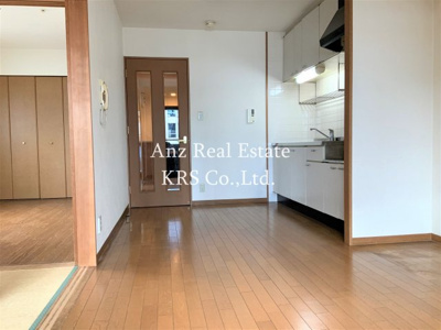 【居間・リビング】 | グラマシー立売堀（旧プリムベェール立売堀） | 南面ＤＫ＋隣接和室！間仕切りを開放すれば13帖以上あります！