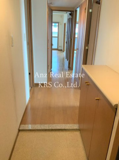 【玄関】 | グラマシー立売堀（旧プリムベェール立売堀） | 温かみのある色合いの玄関部分です♪