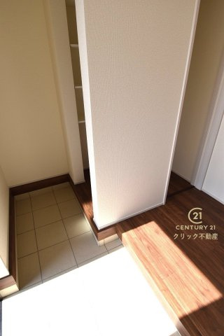 リーブルガーデン  ひたちなか足崎　20期　3の玄関|SIC配備。靴の他、雨具、防災用品、スポーツ用品等を置くのもいいですね。