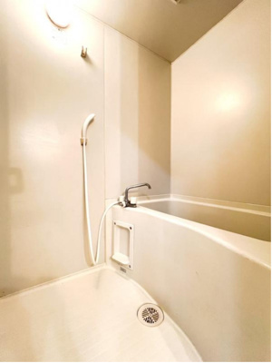 【浴室】 | クィーンヒルズ立願寺参番館 | 落ち着いた空間のお風呂です