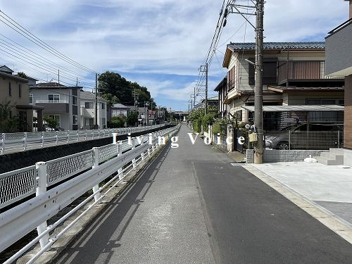 【前面道路含む現地写真】 | 【仲介手数料０円】座間市栗原中央1丁目　新築一戸建て　1号棟　全2棟 | 座間市栗原中央1丁目　新築一戸建て　全2棟