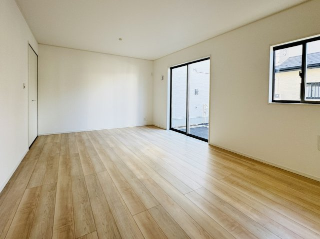 【居間・リビング】 | 柏市藤心１丁目新築戸建（藤心第６） | 17帖リビングダイニングキッチン