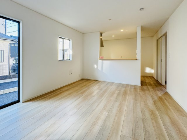 【居間・リビング】 | 柏市藤心１丁目新築戸建（藤心第６） | 17帖リビングダイニングキッチン