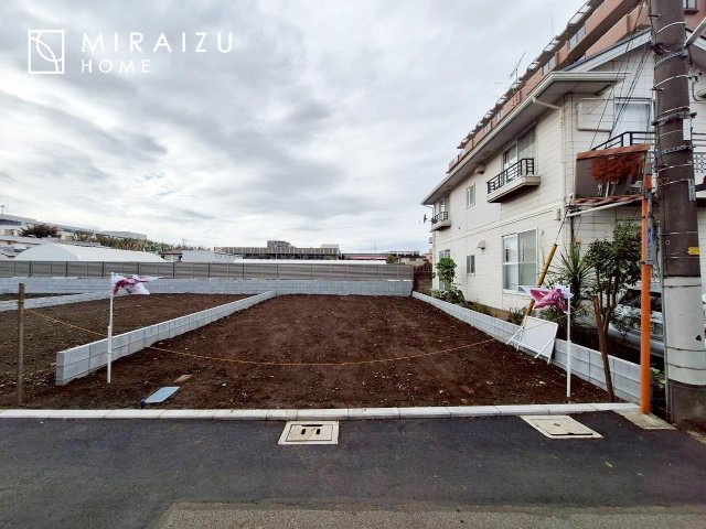 【外観】 | 運転が不安な方も安心な前面道路、きちんと幅員のある道路は女性にも安心です。整備されている道路は気持ちも良いですね♪
