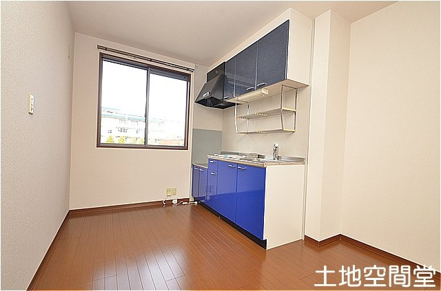 サンハイツ永犬丸　B棟のキッチン