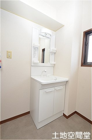 サンハイツ永犬丸　B棟の洗面所