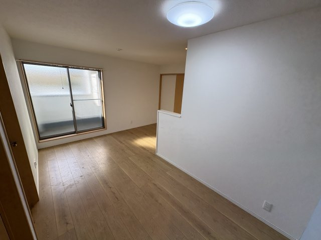 ＳＡｐｔ玉津町～春とそよ風のフィオーレ～の居間・リビング