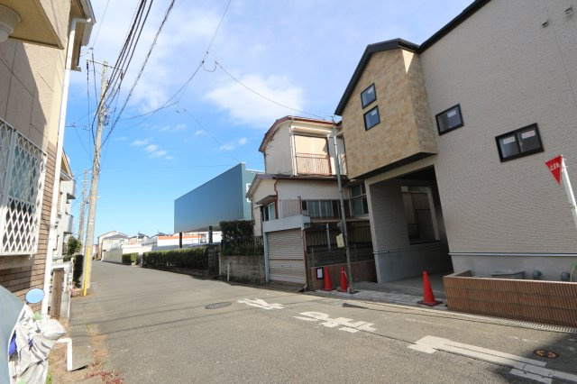 【Blooming Garden】東久留米市前沢4丁目の外観| 断熱等性能等級5で、季節の変化に合わせた快適性を確保♪